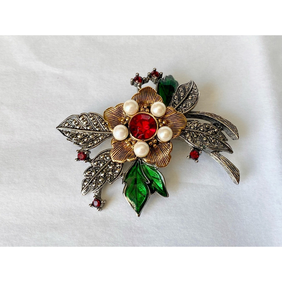 Stunning Avon Red Rhinestone Enamel Flower Brooch Marcasite Pearl Red Green Gold - Picture 3 of 6